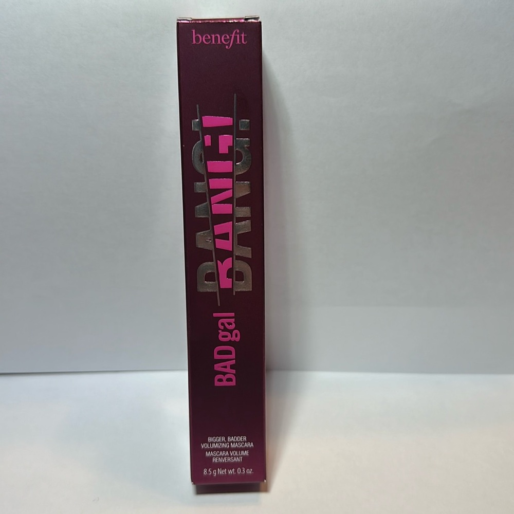 Bad gal BANG! Wild plum Volumizing mascara by Benefit